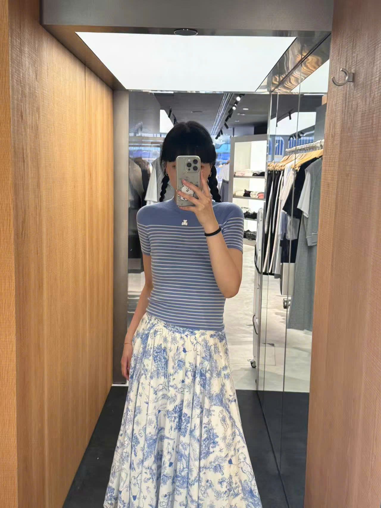  Áo ngắn tay xanh da trời kẻ sọc ngang - gấu trắng 