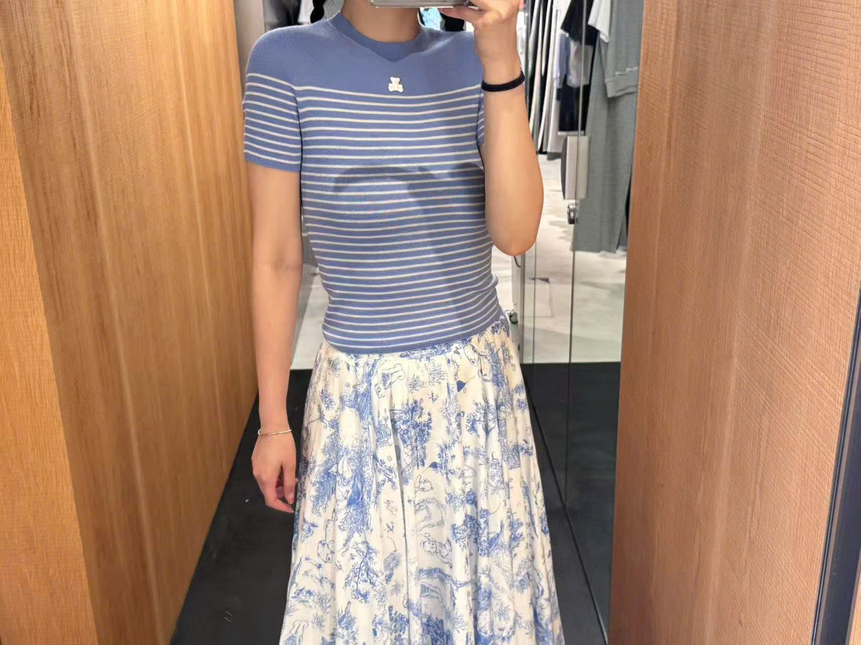  Áo ngắn tay xanh da trời kẻ sọc ngang - gấu trắng 