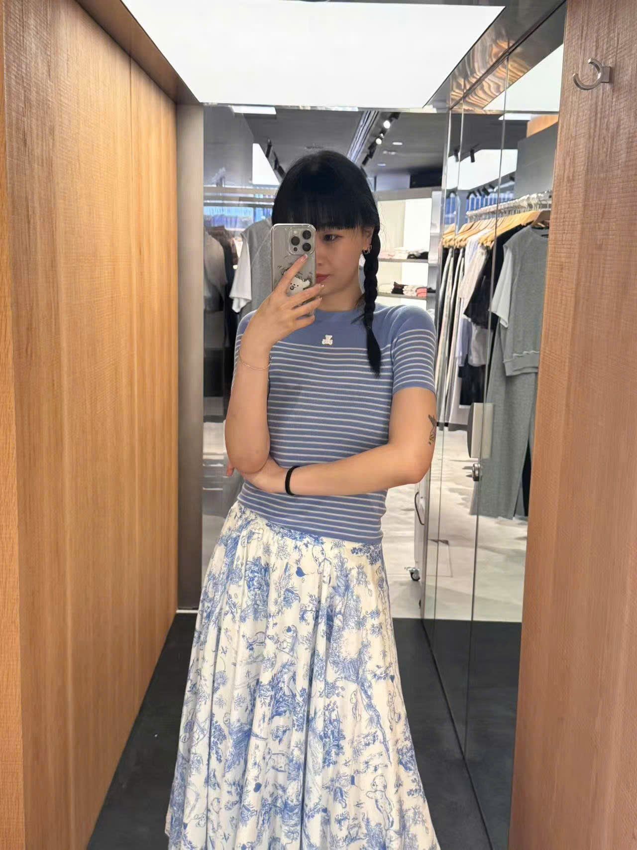  Áo ngắn tay xanh da trời kẻ sọc ngang - gấu trắng 