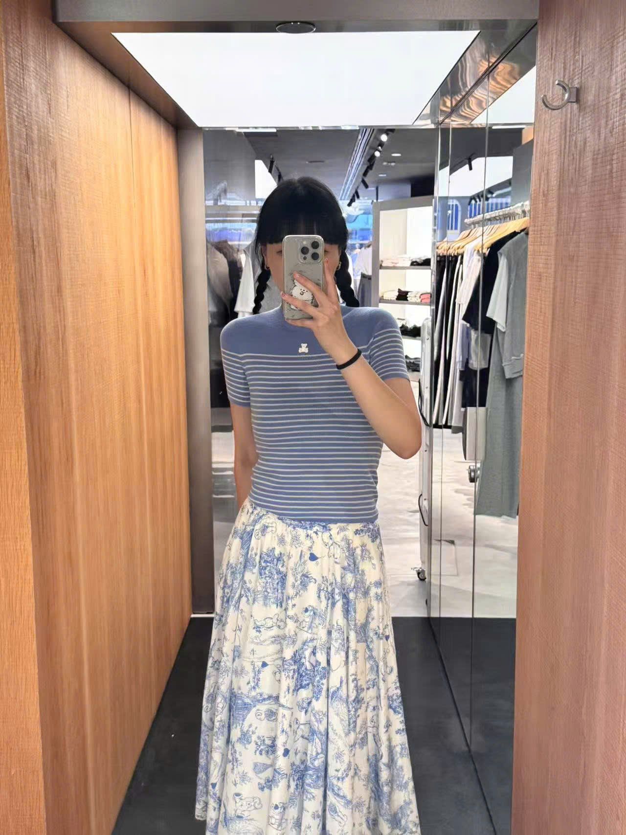  Áo ngắn tay xanh da trời kẻ sọc ngang - gấu trắng 