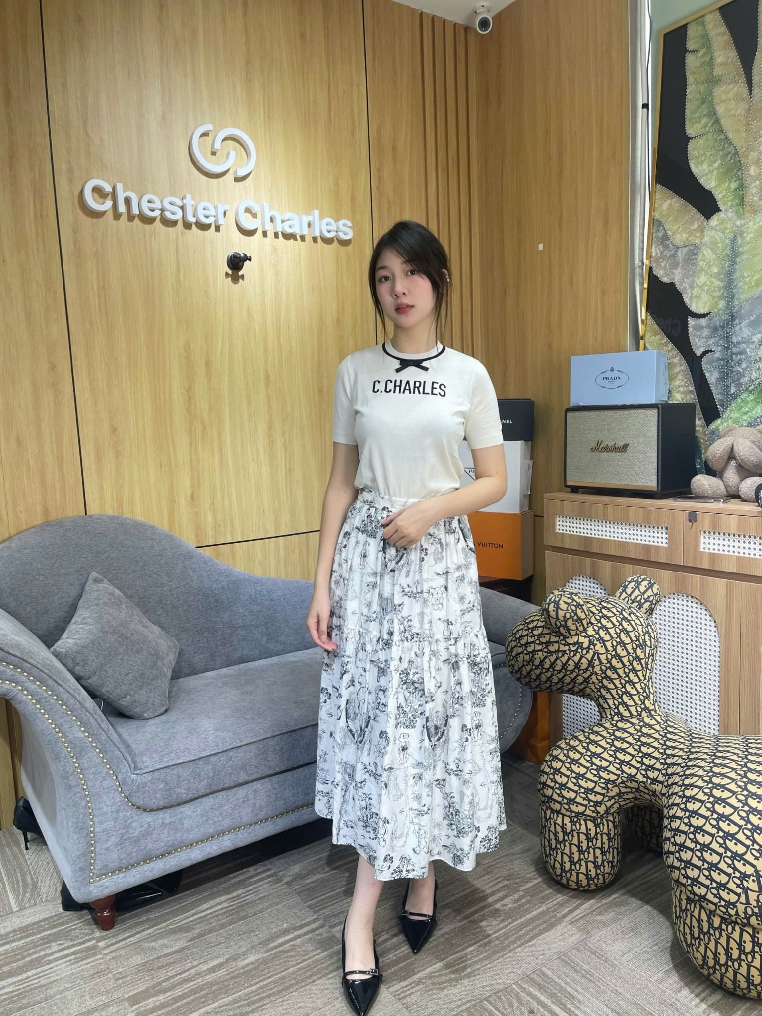  Chân váy trắng - hoạ tiết gấu 