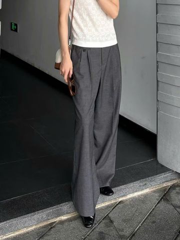  Quần tây xám ống rộng sọc dài xếp ly 