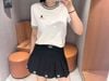  Áo trắng ngắn tay, cổ tròn, viền - gấu đen 