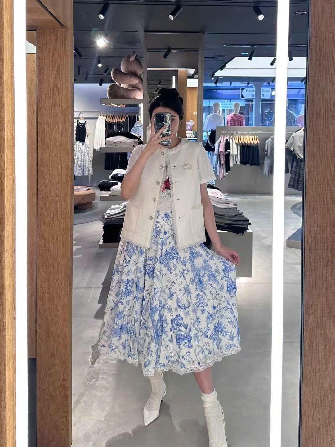  Áo phông trắng cherry đỏ 