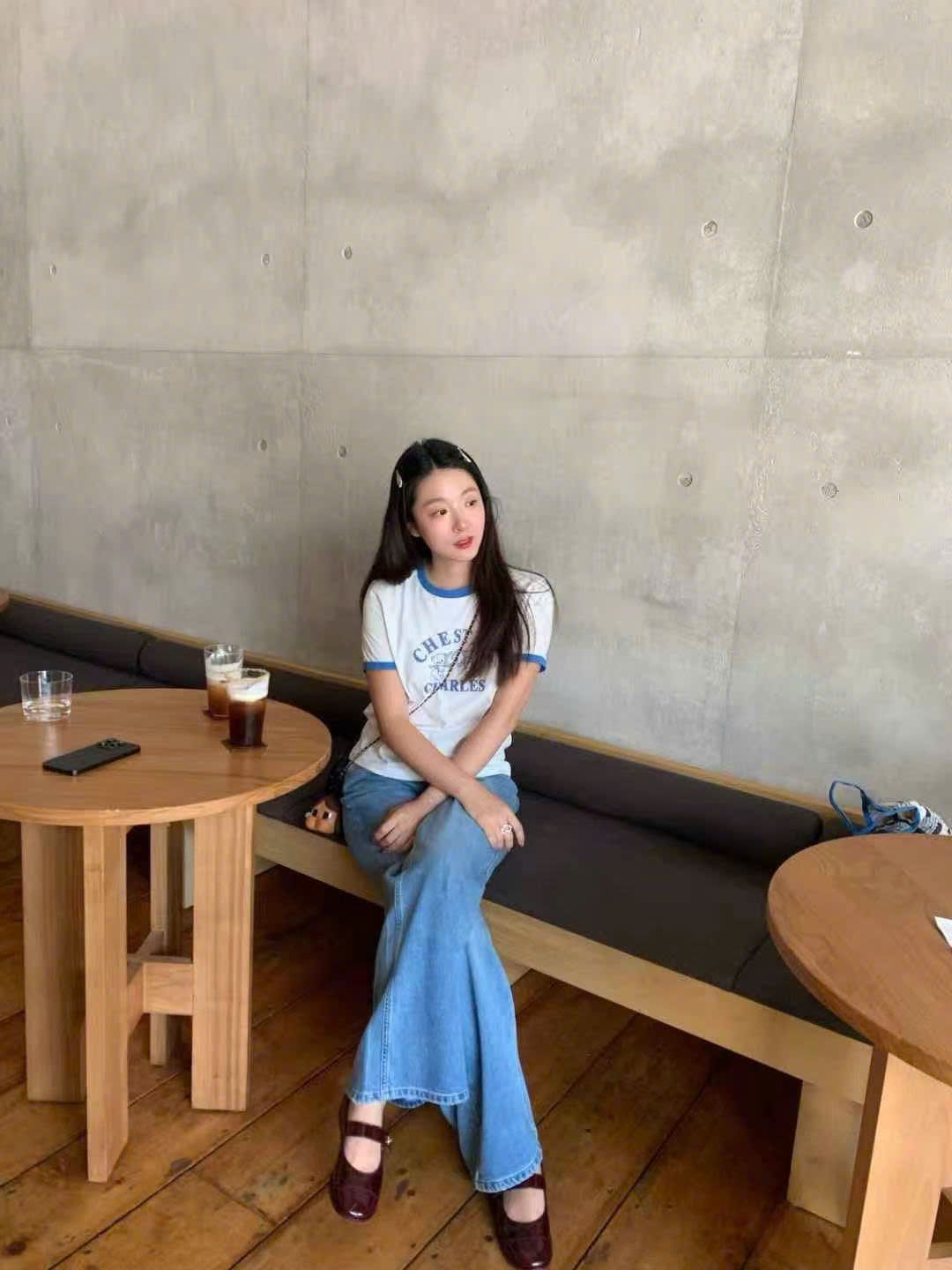  Áo phông trắng viền xanh - logo 2 gấu 