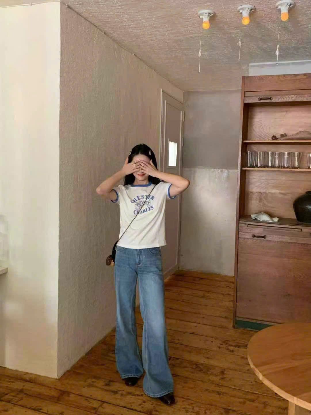  Áo phông trắng viền xanh - logo 2 gấu 