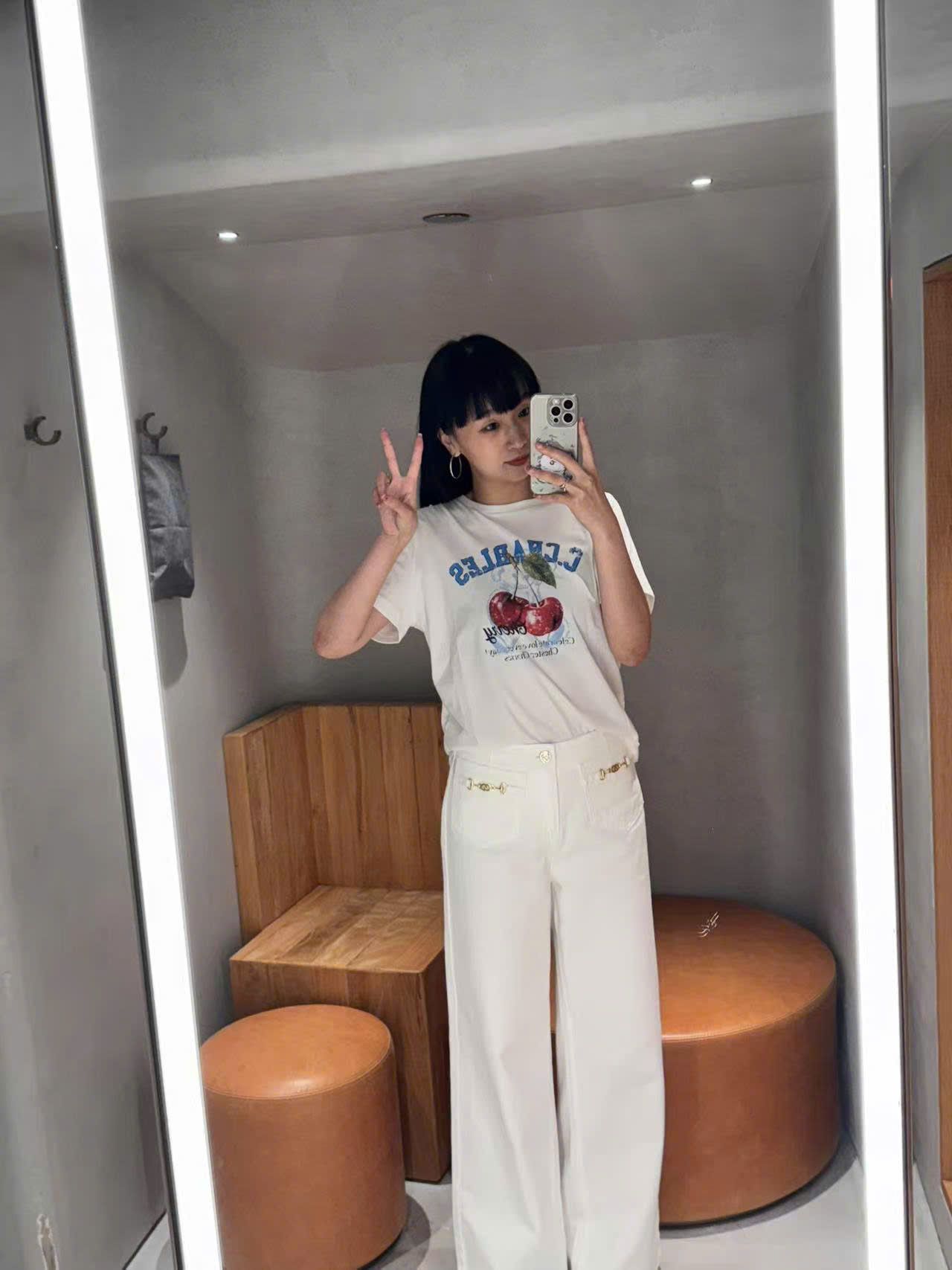  Áo phông trắng cherry đỏ 