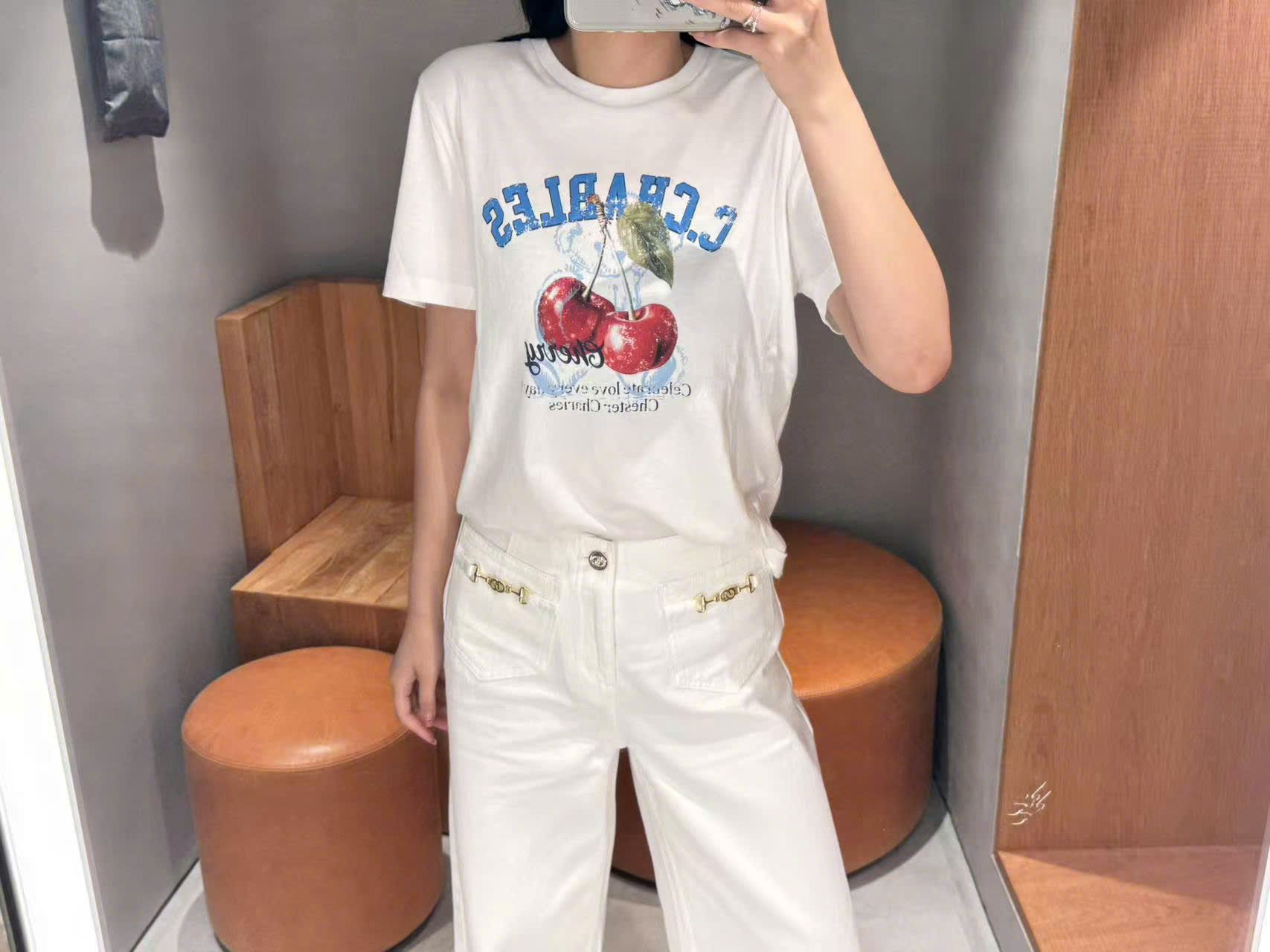  Áo phông trắng cherry đỏ 