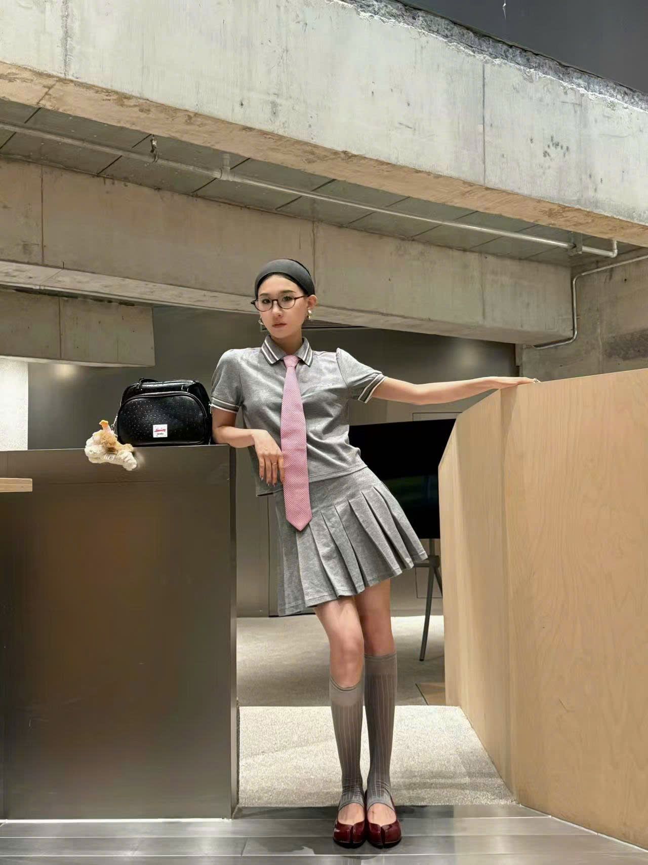  Áo Polo xám phối sọc - cúc trắng (set) 