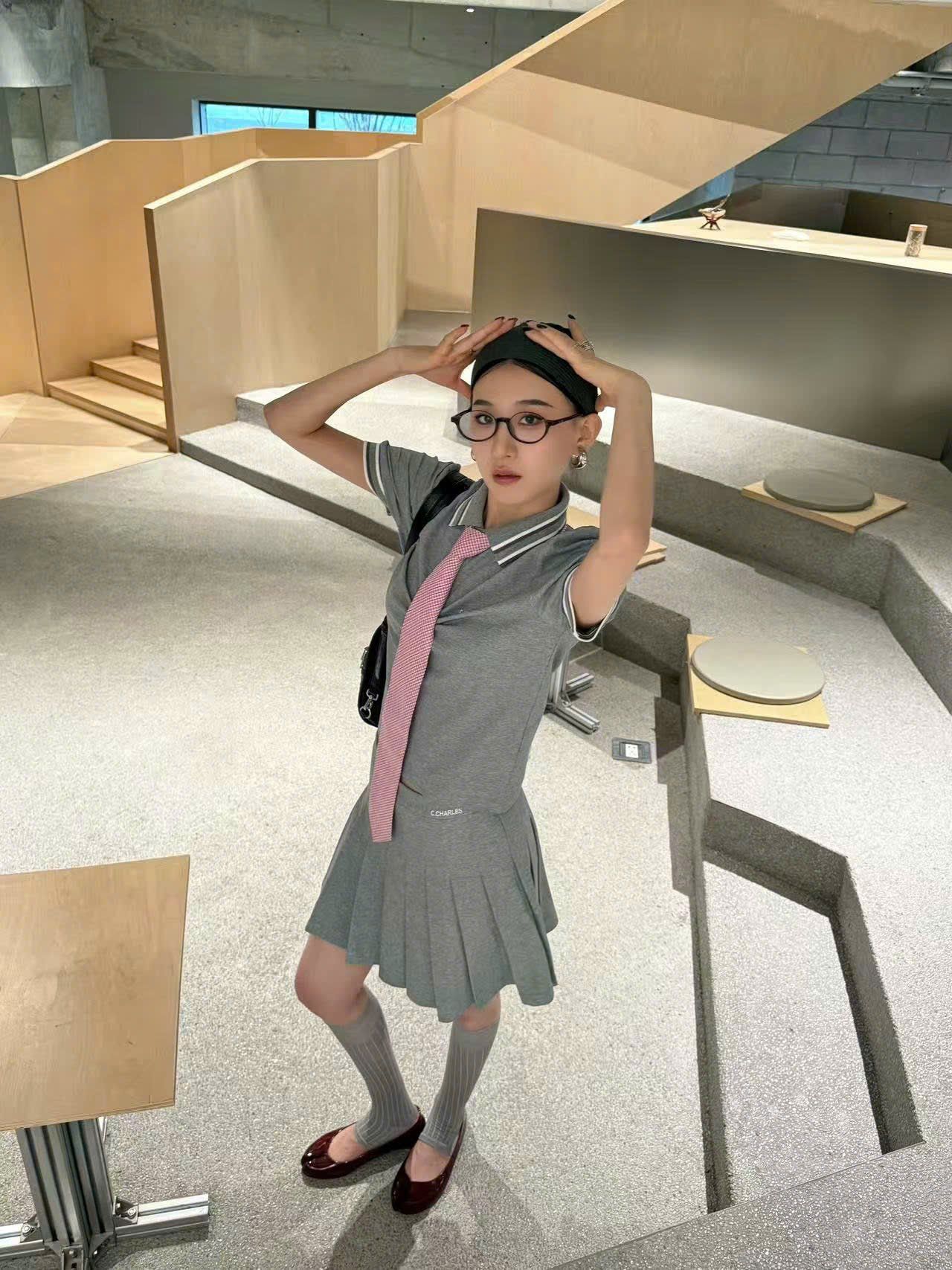  Áo Polo xám phối sọc - cúc trắng (set) 