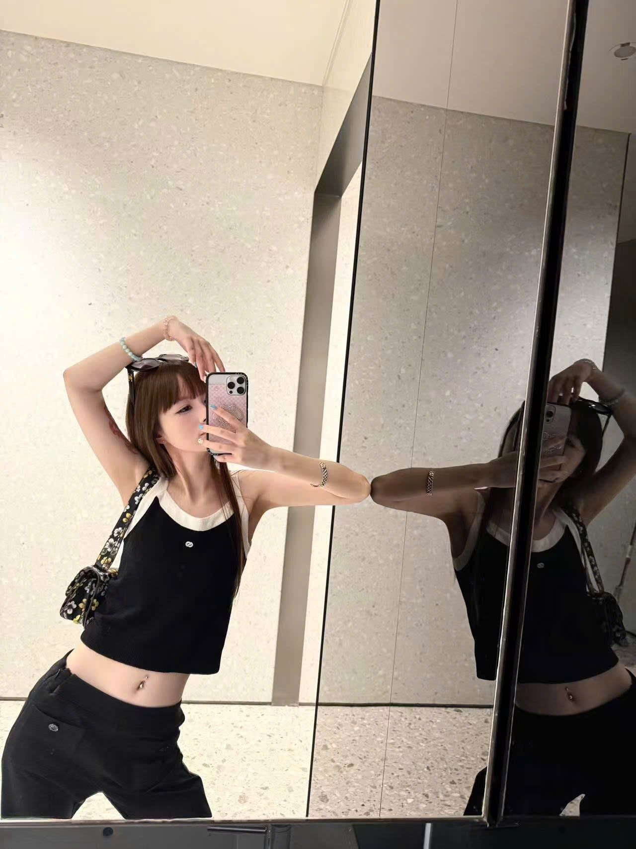  Áo 2 dây đen phối trắng 