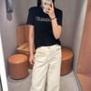  Quần jean trắng, cúc đính đá - 2 túi Logo xích vàng 
