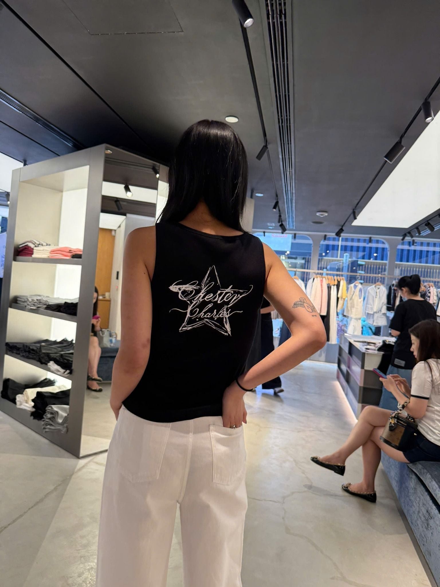  Áo 3 lỗ đen - 6 cúc bạc 