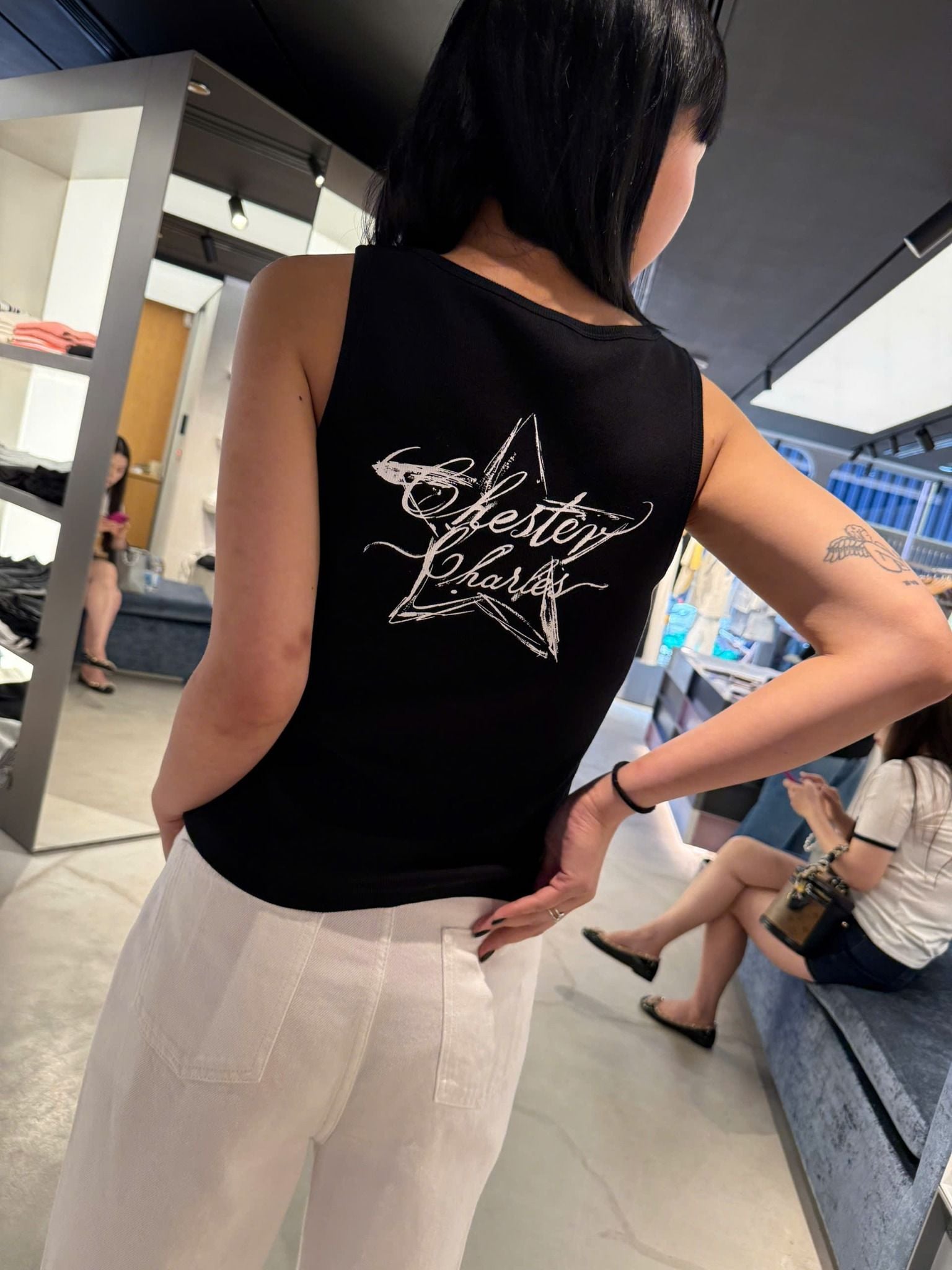  Áo 3 lỗ đen - 6 cúc bạc 