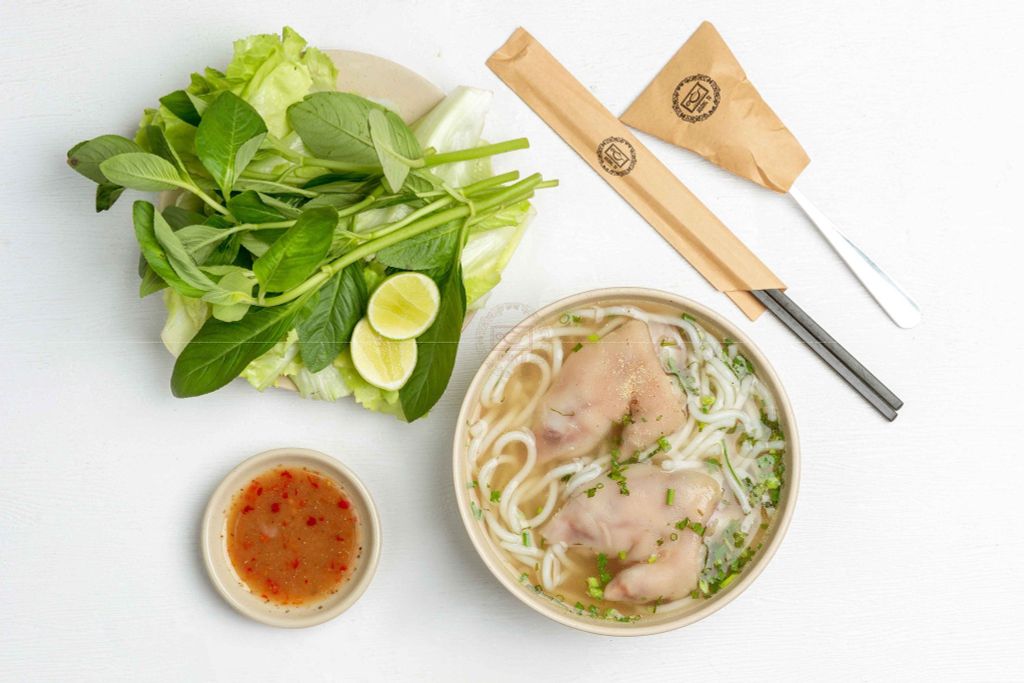  Bánh Canh Giò Móng + Thịt Nạc 