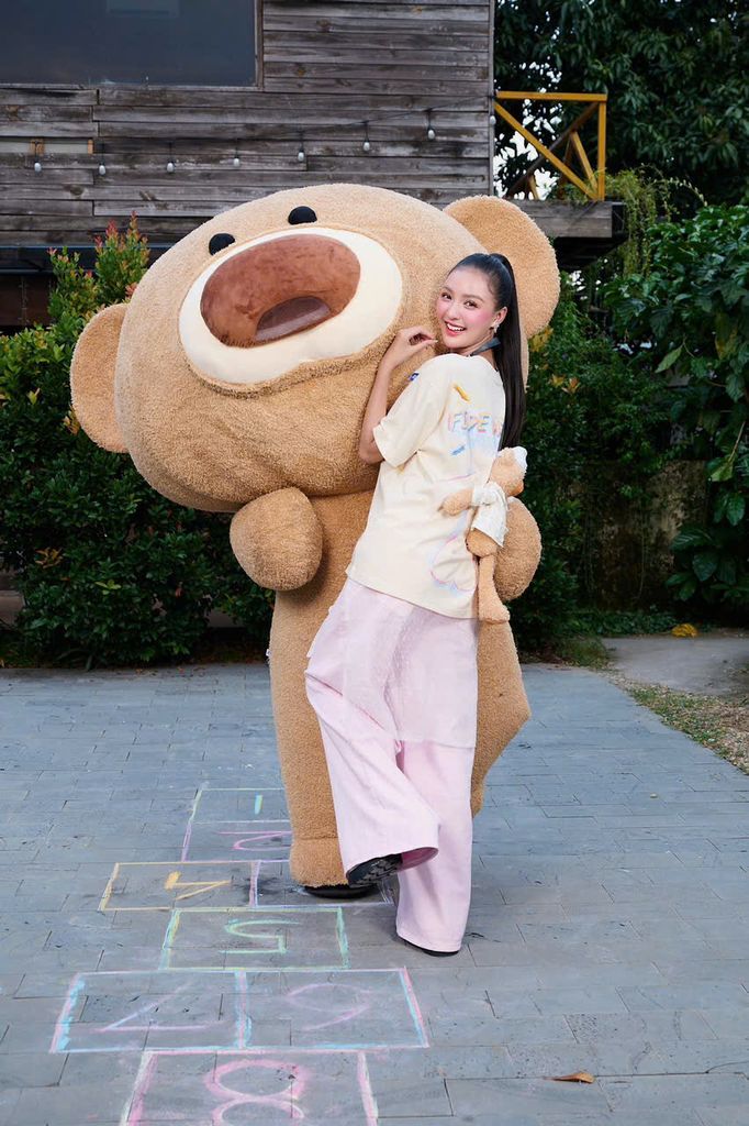 Áo thun FIDE JoyBear unisex form rộng đính gấu local brand cổ tròn oversize - AT156 (Tặng gấu)