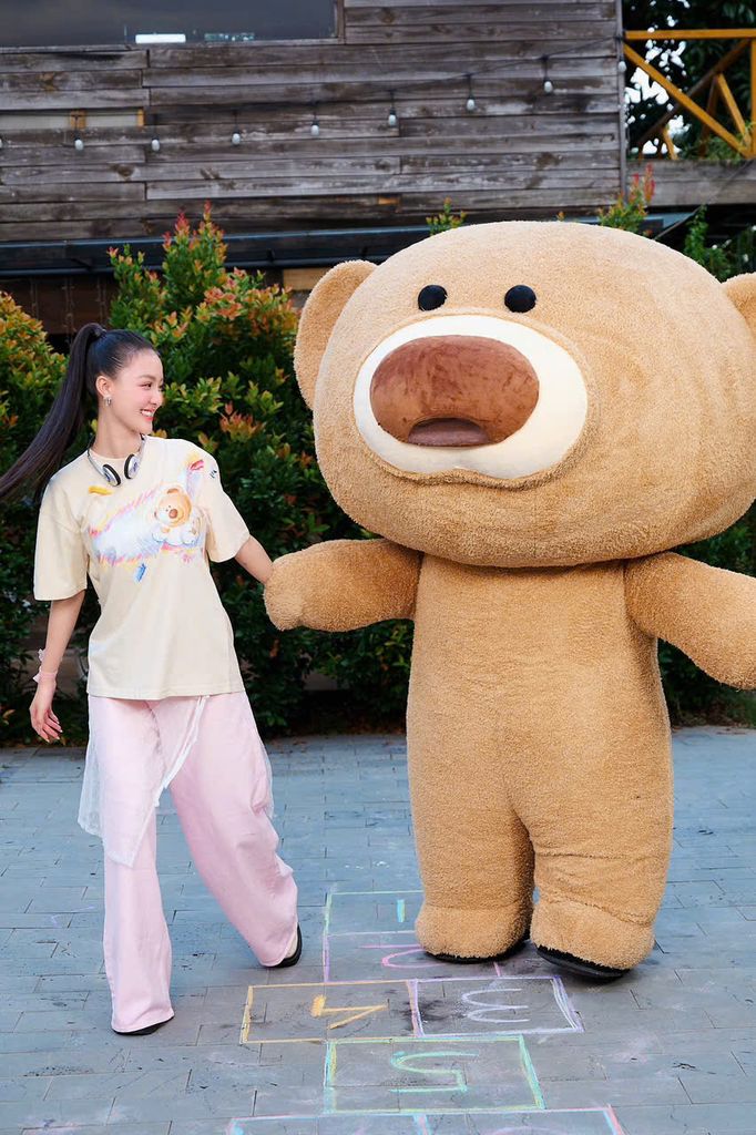 Áo thun FIDE JoyBear unisex form rộng đính gấu local brand cổ tròn oversize - AT156 (Tặng gấu)