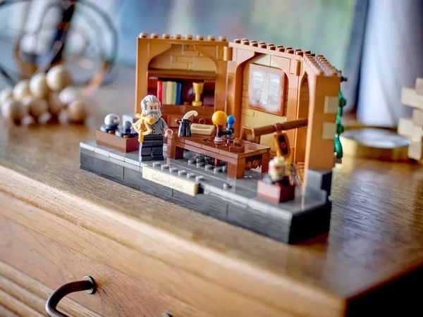  Lego Tưởng Nhớ Galileo Galilei 40595 