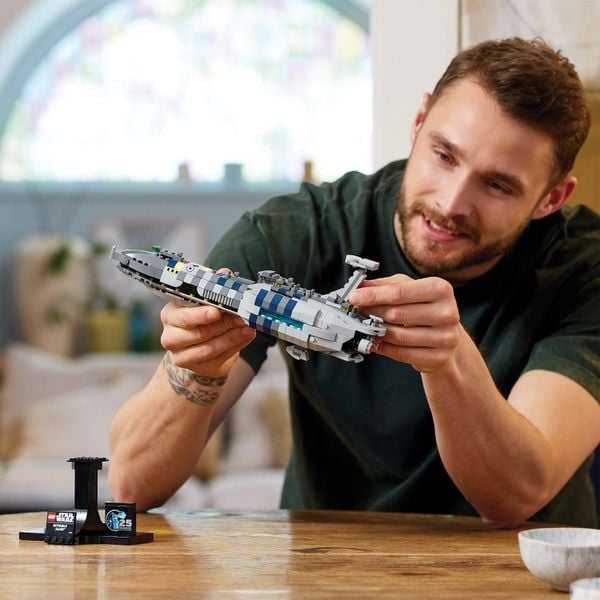  Lego Star Wars Phi Thuyền Invisible Hand 75377 