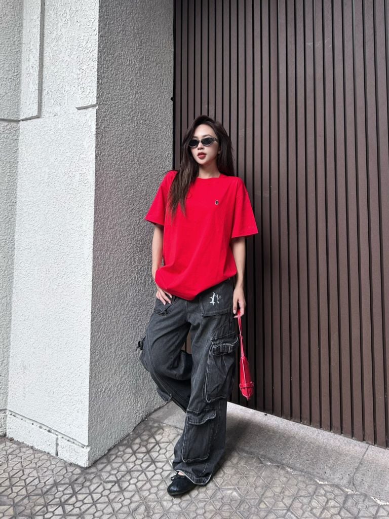 Áo Thun Nam Nữ Thêu Icon B - BFTS001A