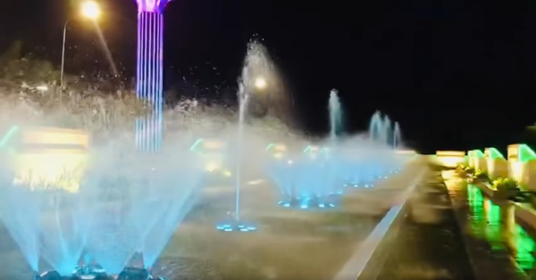  Đài phun nước tại Công viên biển Bình Sơn, Tháp Chàm, Phan Rang. 