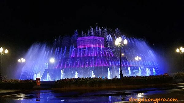  Đài phun nước Vòng xoay Lý Thường Kiệt, Phan Thiết. 