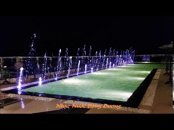  Nhạc nước nghệ thuật kết hợp hồ bơi tại Royal Hotel Hội An 