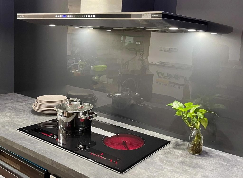 Bếp từ kết hợp hồng ngoại 2 vùng nấu Eurosun EU-TE226Pro