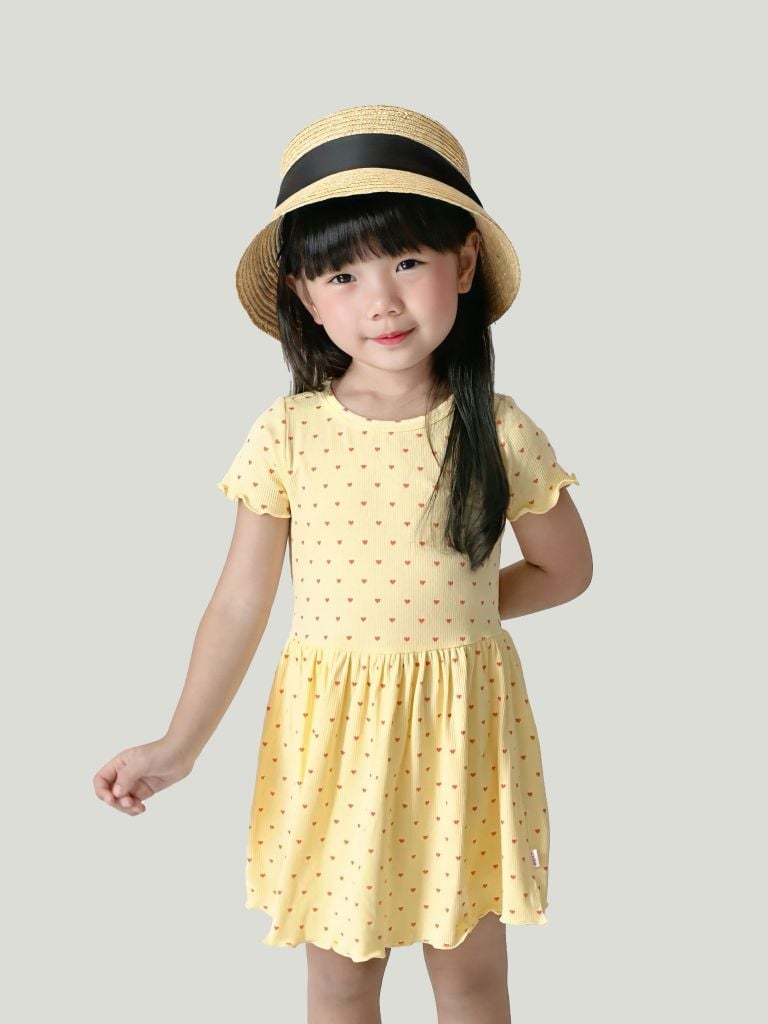 Đầm Thun Kiểu Bé Gái Vàng Gân Họa Tiết Trái Tim