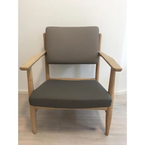  Bàn ghế cửa hàng 