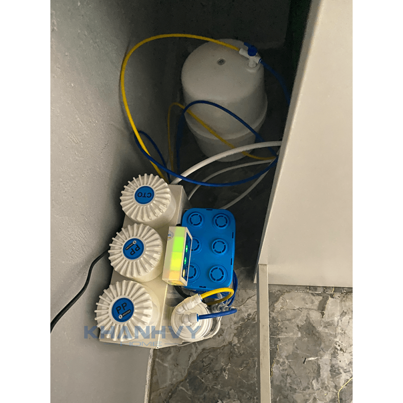 Máy lọc nước Karofi KAQ-U95