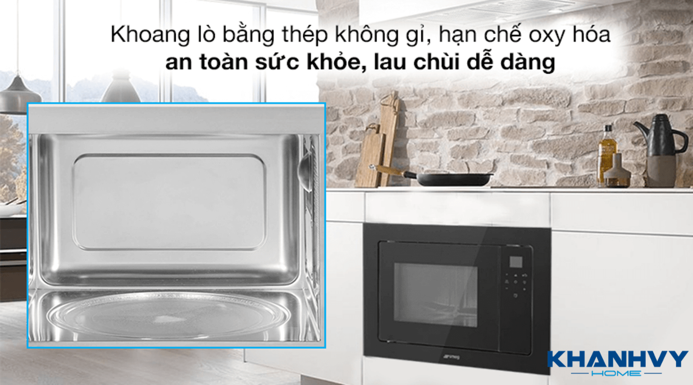 Khoang lò rộng rãi được làm từ chất liệu thép không gỉ, có đèn chiếu sáng bên trong