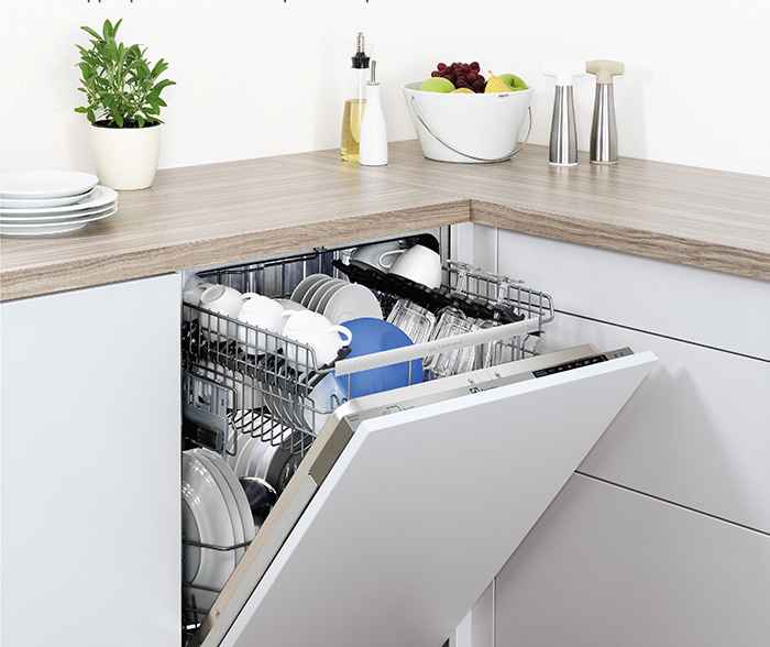 Thoải mái rửa bát đĩa với không gian chứa lớn của máy rửa chén Electrolux ESL5310LO