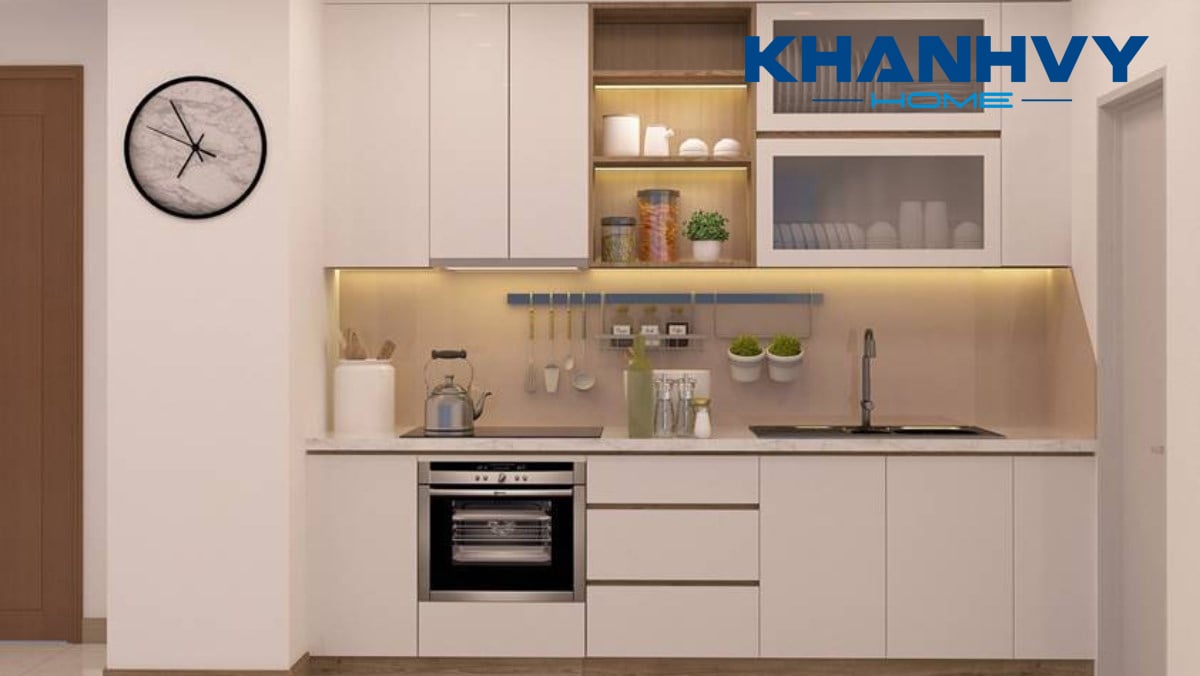 Bồn rửa bát thường được lắp đặt phía trên tủ bếp bằng nhựa, gỗ hoặc nhôm kính