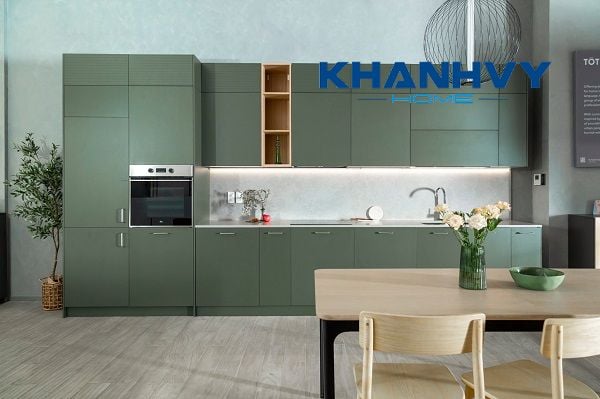 Mẫu tủ bếp màu xanh rêu