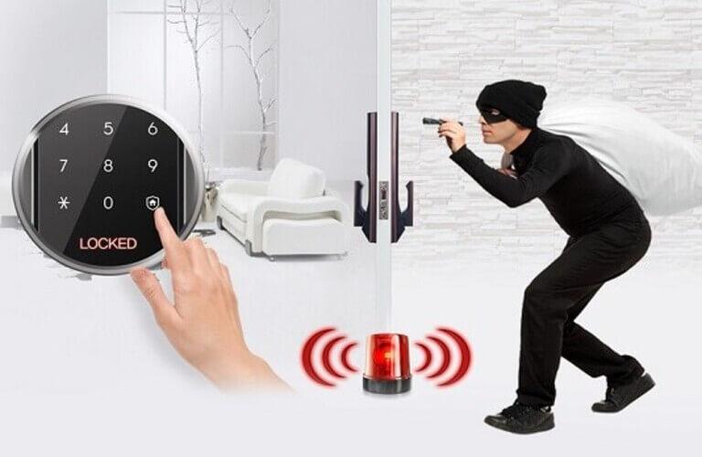 Khóa cửa thông minh có thể chống trộm từ xa rất hiệu quả