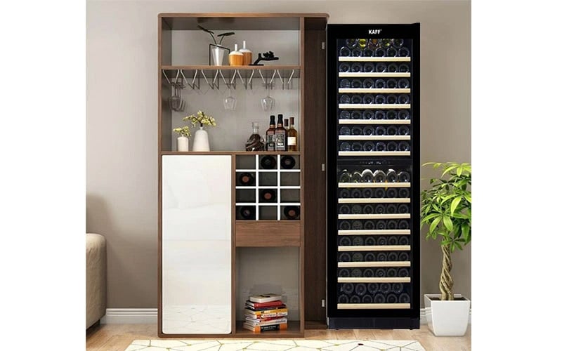  Tủ rượu Kaff KF-WC425L đặt ở vị trí nào cũng mang lại sự sang trọng