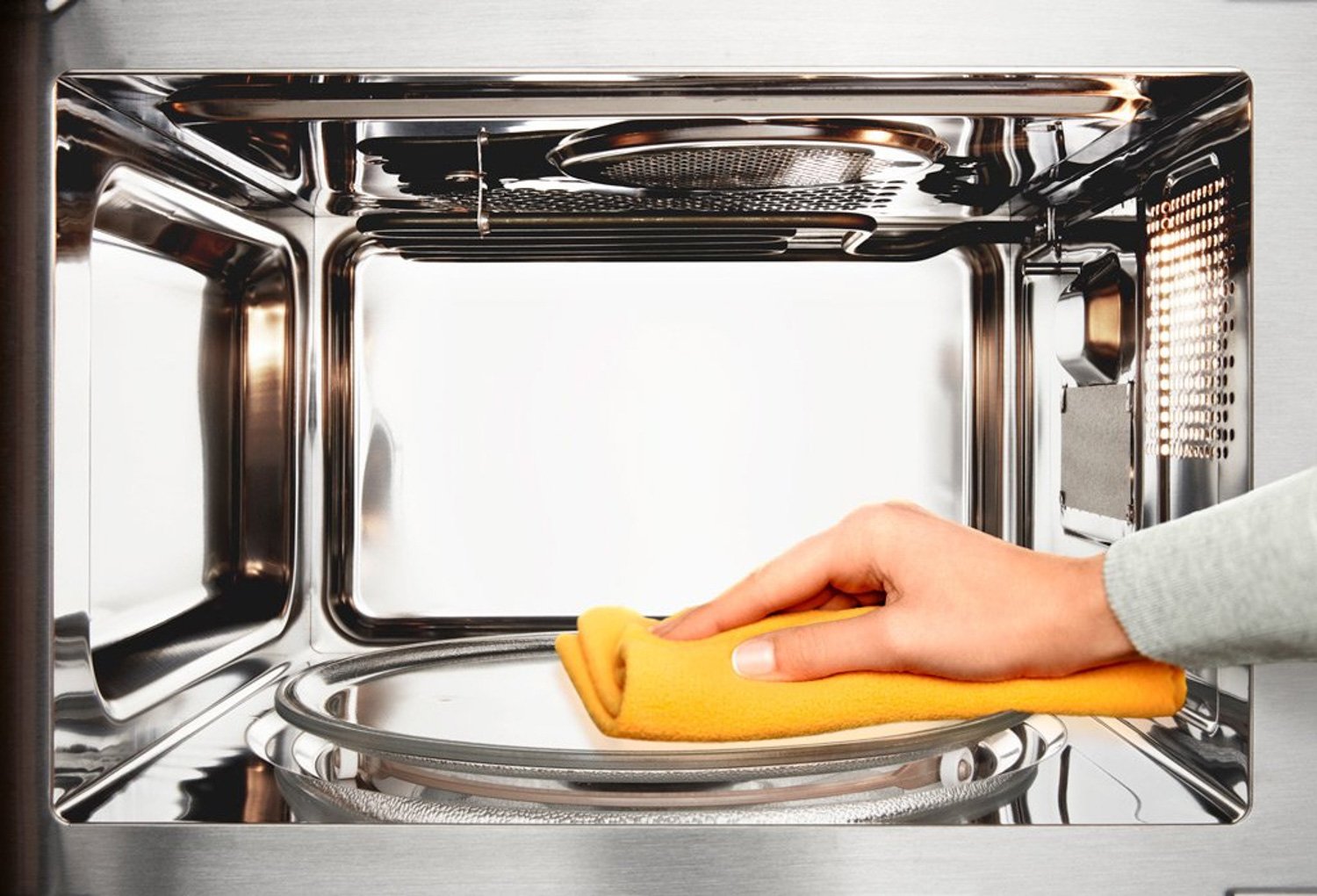 Sau khi sử dụng, đợi lò nguội hẳn rồi mới tiến hành vệ sinh