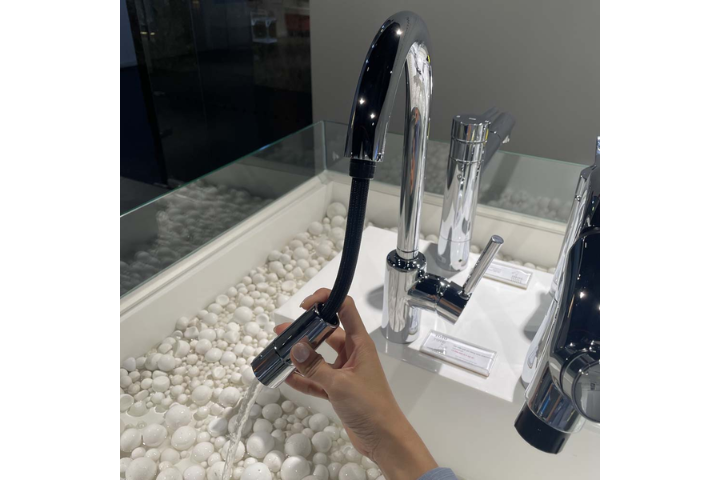 Vòi rửa chén Toto TX608KNBR nóng lạnh
