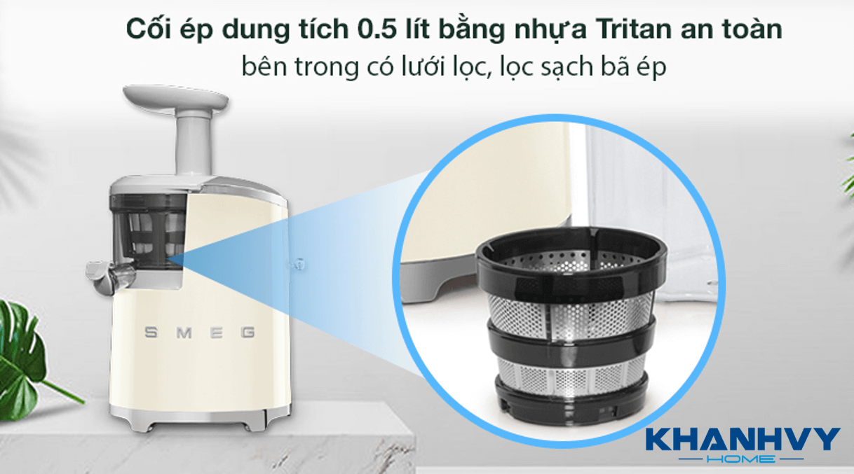 Cốc chứa nước ép và cốc chứa bã đều có dung tích lớn cho phép bạn ép và chứa được lượng lớn trong một lần ép