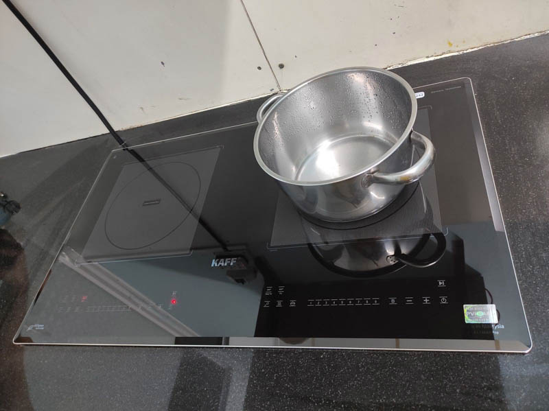 Bếp từ Kaff KF-FL1368II Pro có đầy đủ những tính năng tân tiến của một chiếc bếp từ cao cấp