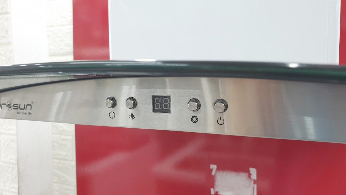 Máy hút mùi Eurosun EH-90K27S điều khiển phím cơ dễ sử dụng