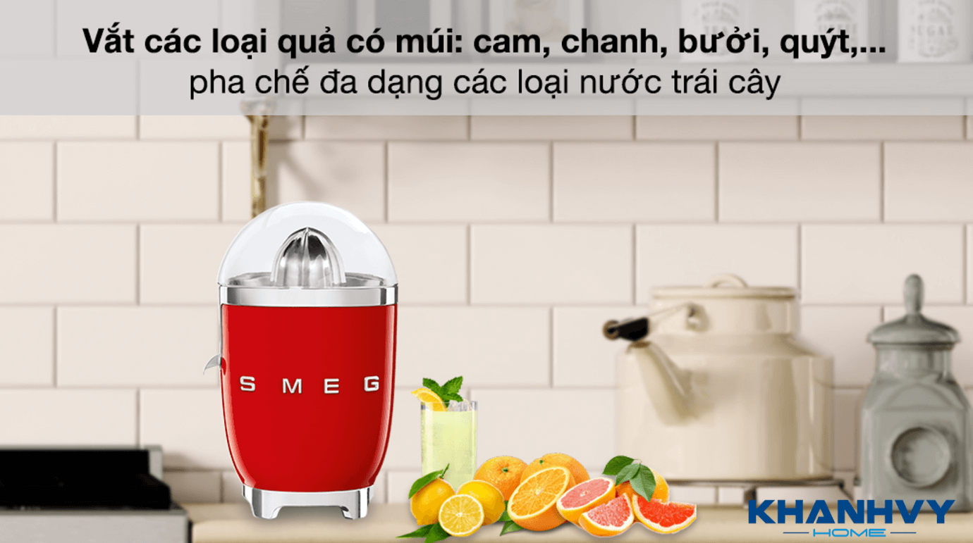 Máy vắt cam SMEG CJF01RDEU 535.43.649 sở hữu thiết kế sang trọng và bắt mắt, có thể dùng để vắt ép tất cả các loại trái cây có múi một cách thuận tiện