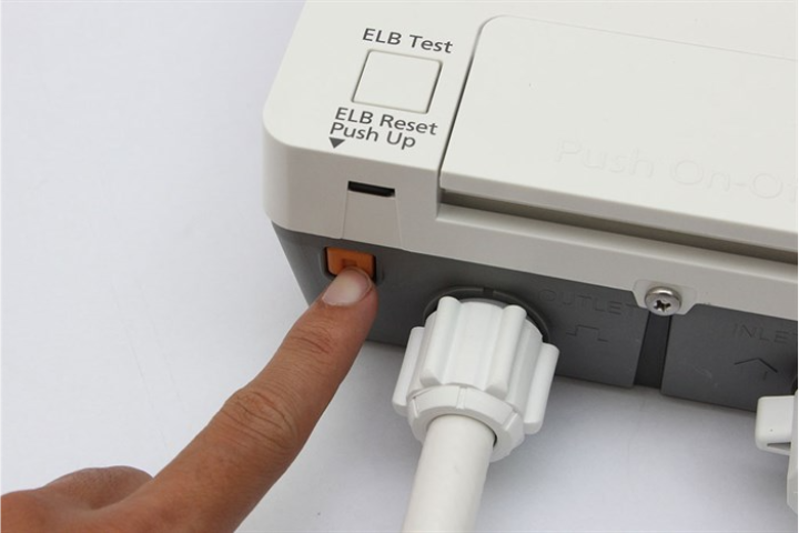 Máy nước nóng Panasonic DH-4MP1VW
