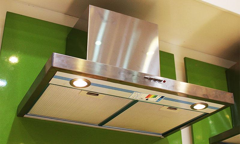 Máy hút mùi DJ 950 dùng đèn chiếu sáng halogen