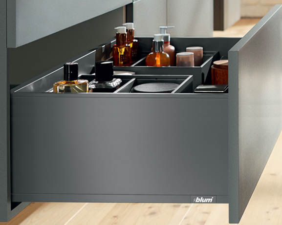 Ray hộp Blum Legrabox IM 1241681 có thể dễ dàng lắp đặt với khoá ray