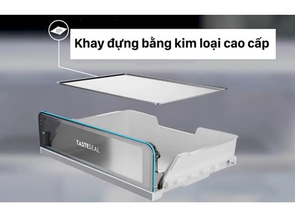 Tủ lạnh Electrolux EBB3402K-H được trang bị khay đựng bằng kim loại cao cấp