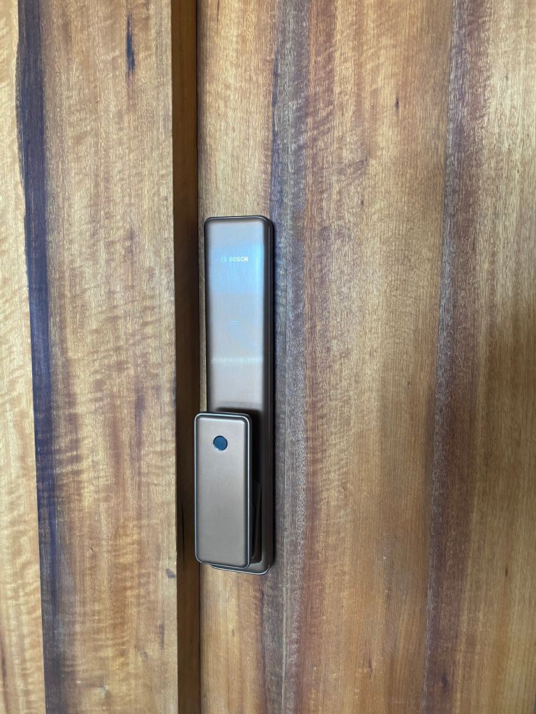 Khóa điện tử Bosch FU750 EU Amber Gold