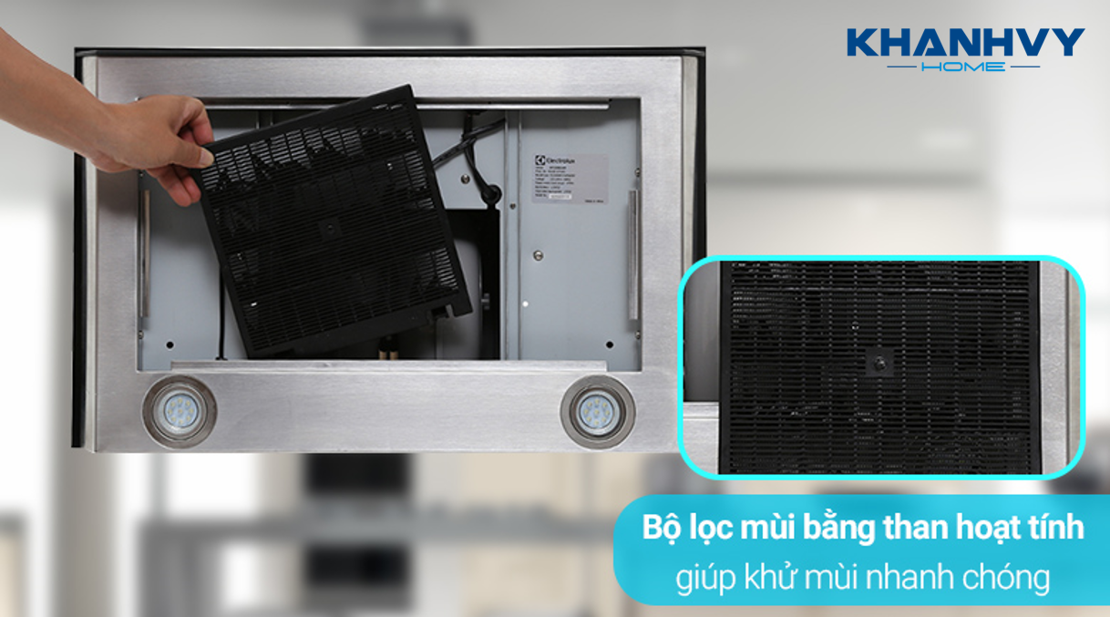 Lưới lọc bằng nhôm dễ dàng vệ sinh lau chùi, cùng bộ lọc than hoạt tính giúp khử mùi hiệu quả hơn