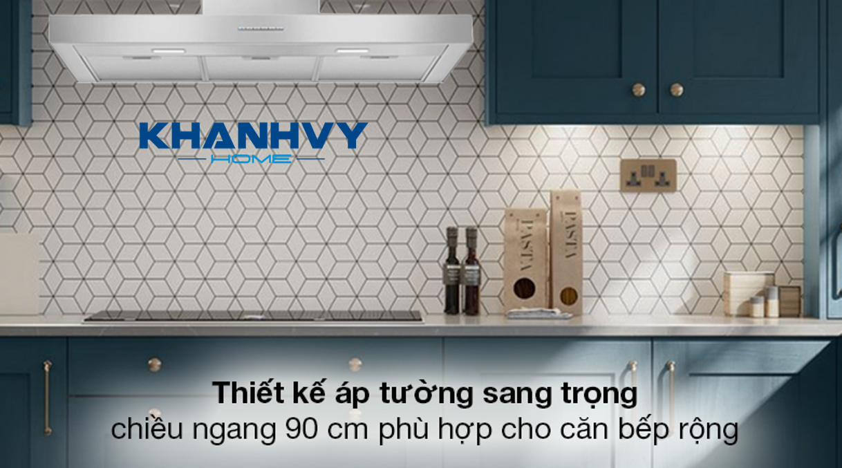 Máy hút mùi gắn tường Smeg KBT900XE 536.84.493 được trang bị đến 3 lưới lọc bằng nhôm an toàn và bền bỉ, lọc dầu mỡ và hút khói hiệu quả, đồng thời dễ vệ sinh